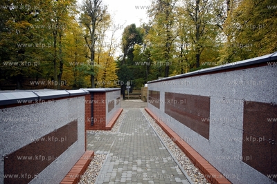 Nowe kolumbarium na cmentarzu w Gdansku Oliwie. 13.10.2014...