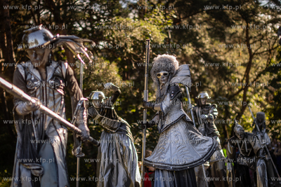 FETA.Teatr Akt "Fu-Turyści" - parada / Polska, Warszawa.
14.07.2024
fot....