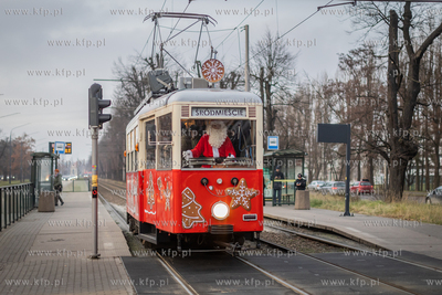 Mikołajkowy tramwaj na gdańskich torach. 06.12.2025...