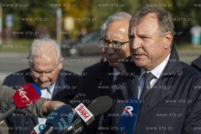 Konferencja zorganizowana przez Jacka Kurskiego oraz...