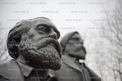Pomnik Karl Heinricha Marx i Frederyk Engelsa na Marxengelsforum...