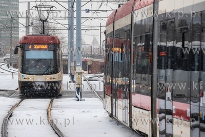 Gdańsk, Zimowy krajobraz - Przystanek tramwajowy Brama...