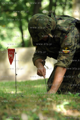 Westerplatte, Gdansk. Saperzy Marynarki Wojennej poszukuja...