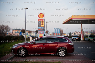 Gdansk. Orunia. Stacja Paliw Shell.
07.11.2011
fot....
