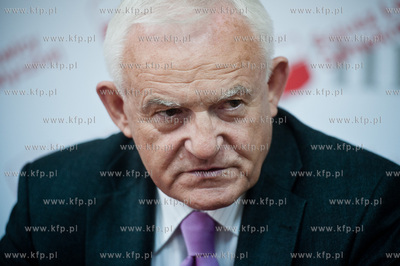 Gdynia. Biuro poselskie Leszka Millera. Wspolna konferencja...