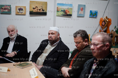 Gdansk. Galeria Mariacka. Debata pt. Swiete Ksiegi,...