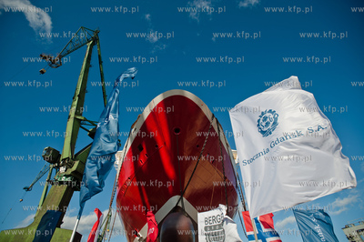 Stocznia Gdansk. Pochylnia B1. Wodowanie promu pasazersko-samochodowego...