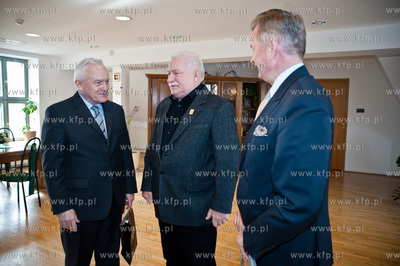 Gdansk. Biuro Lecha Walesy. Spotkanie Leszka Millera...