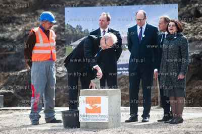 Gdansk. Uroczystosc wmurowania kamienia wegielnego...