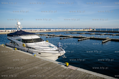 Sloneczne, bardzo cieple, niemal wiosenne, niedzielne...