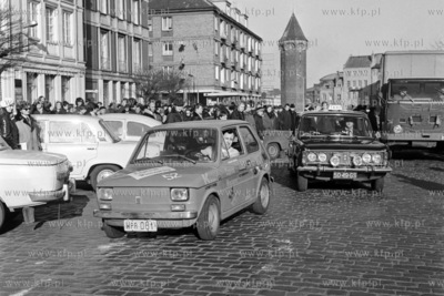 Trzeci etap Tour de Pologne malego Fiata 126p na Targu...
