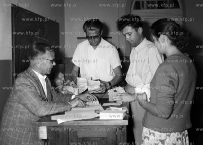 Komisyjne liczenie kart do głosowania. (lata60). 1960...