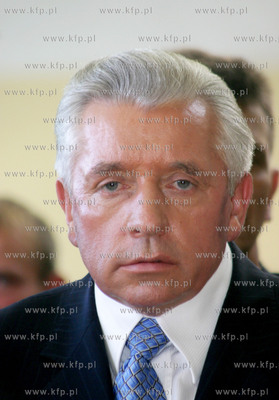 Wicepremier i minister rolnictwa i rozwoju wsi Andrzej...