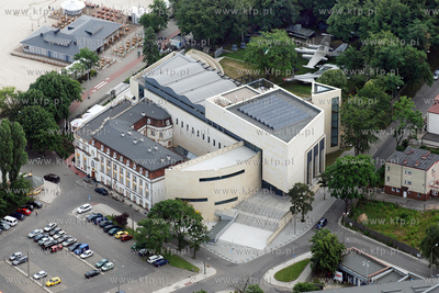 Gdynia z lotu ptaka. Nz. Budynki muzeow; Marynarki...