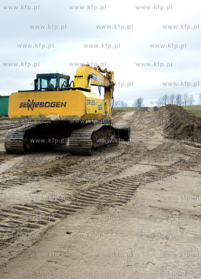 Budowa gazociagu Bytow - Slupsk. Nz. prace w okolicach...