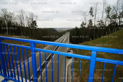 Gdynia. Dobiegaj1 konca prace przy budowie ostatniego...