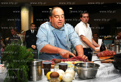 Gdynia, Centrum Gemini. Maciej Kuron podpisywal swoja...