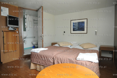 Gdynia. Do nabrzeza w Baltyckim Terminalu Kontenerowym...