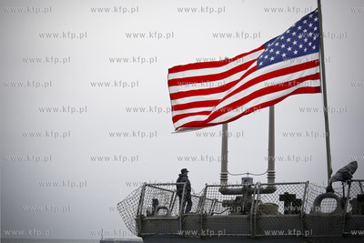 Zatoka Gdanska. Okret Marynarki Wojennej USA, USS RAMAGE...