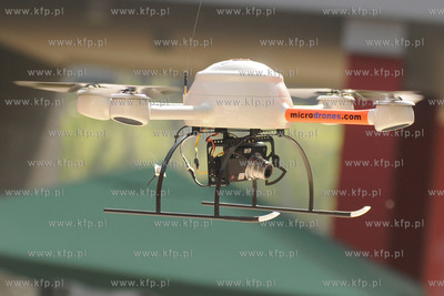 Bezzalogowy wielowirnikowy statek latajacy MD4- 200...