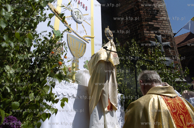 Slupsk
Procesja Bozego Ciala przeszla ulicami Slupska....
