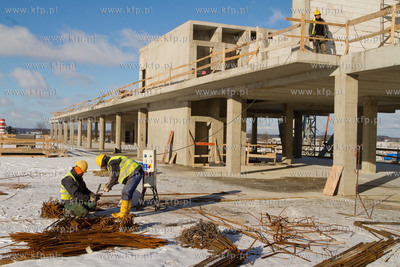 Budowa nowego terminala pasazerskiego T2 na lotnisku...