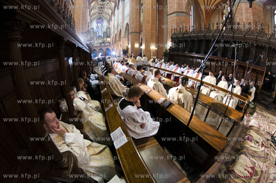 W Bazylice katedralnej w Pelplinie świecenia biskupie...