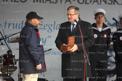 Gdansk. Nabrzeze przy Targu Rybnym. Prezentacja zaglowca...