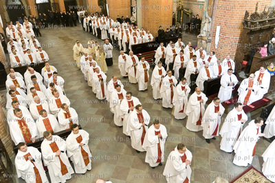 Msza Krzyzma w katedrze pelplinskiej sprawowana przez...