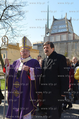 Gdynia. Msza swieta i uroczystosc podpisania aktu erekcyjnego...
