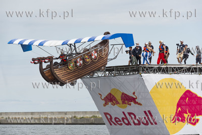 Red Bull Konkurs Lotów w Gdyni. Nz. drużyna Asterix...
