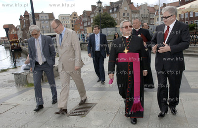 Uroczystosci podpisannia aktu erekcyjnego i wmurowania...