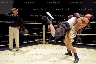 Spektakl Charlie Bokserem w rezyserii Piotra Cieplaka...