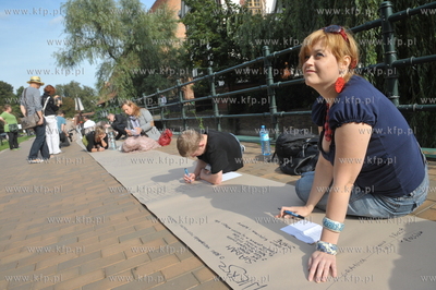 Akcja literacka "Bez cenzury" . Na Placu Heweliusza...