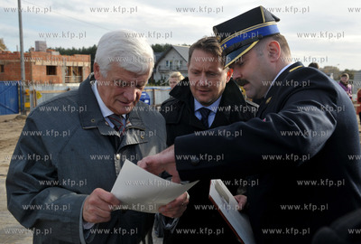 Banino, ul. Tuchomska. Uroczystosc wmurowania kamienia...