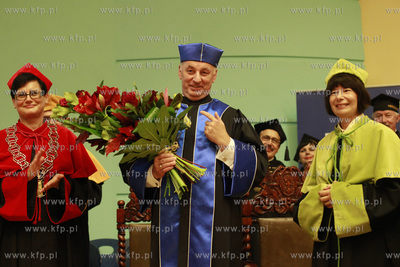 Uniwersytet Gdanski. Aula wydzialu Prawa i 
Addministracji....