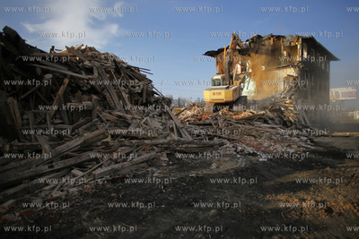 Gdańsk. Rozbiorka budynków mieszkalnych przy ul....