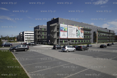 Kampus Uniwersytetu Gdanskiego w Oliwie. Nz budynek...