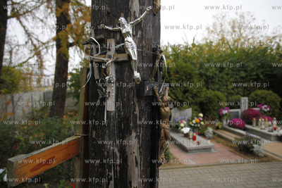 Cmentarz komunalny przy ul. Spokojnej w Pruszczu Gdanskim.
01.11.2013
fot....