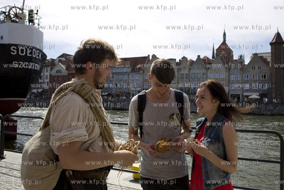 Gdańsk. Spichlerz Królewski na Ołowiance. Pokaz...