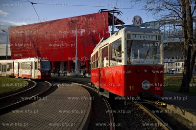 Mokołajkowy tramwaj typuN z 1952r. na trasie Strzyża...