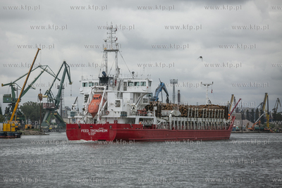 Kanał Martwej Wisły w Gdańsku. Nz. statek Feed Trondheim.
23.07.2019
fot....