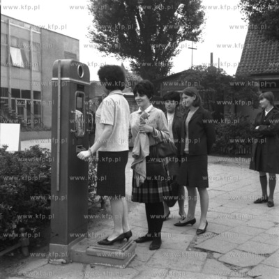 Uliczna waga osobowa w Sopocie na u. Bohaterow Monte...