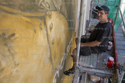 Gdańsk. Podwale Staromiejskie. Trwają prace nad muralem...