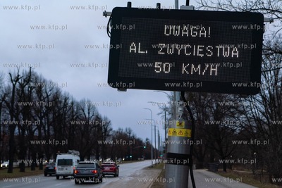 Ograniczenie prędkości do 50 km na godzinę na al....