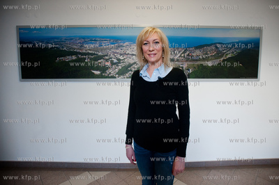 Gdynia. Katarzyna Dydek na tle gdynskiej panoramy.
05.02.2013
fot....