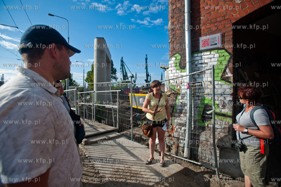Stocznia Gdanska. Spacer z przewodniczka, bedacy czescia...