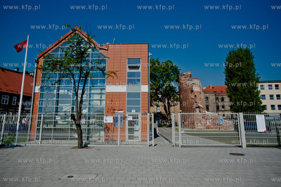 Gdansk. Przystan kajakowa Zabi Kruk.  Uroczystosc podpisania...