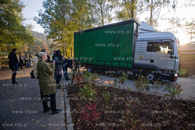 Gdansk. Oliwskie Zoo. Przyjazd czterech lwow, trzech...