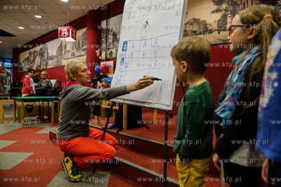 Gdansk. Biblioteka Manhattan w CH Manhattan. Spotkanie...